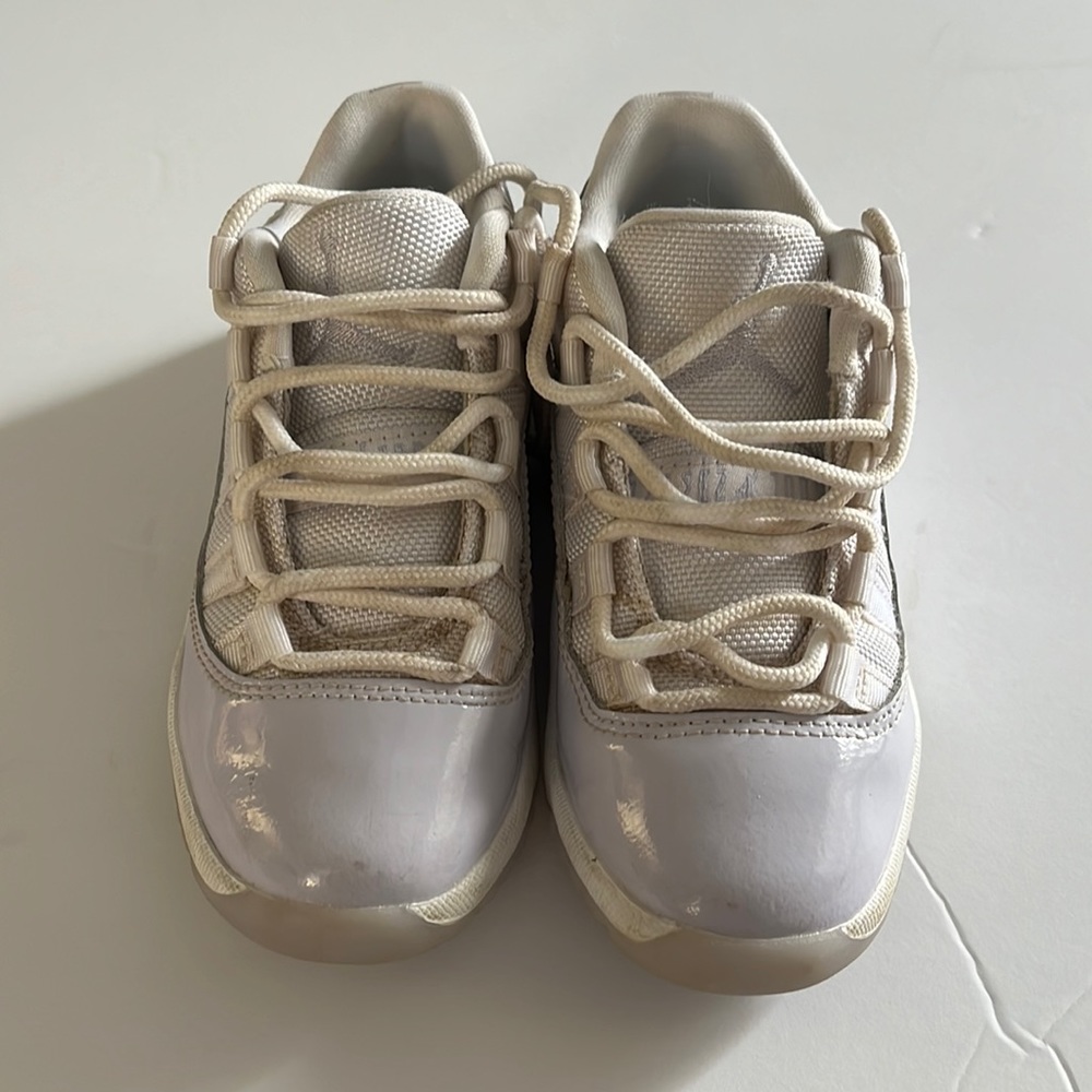 Jordan 11 white size 11C